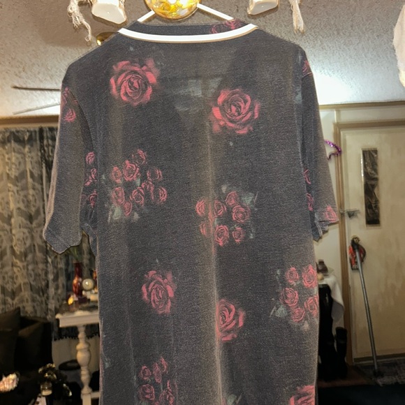 Button Up “Cali” Shirt with Red Roses (Rare Find) - Picture 6 of 8
